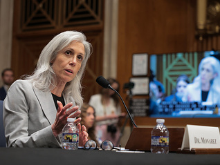 上任还不到一个月，美国疾控中心主任被撤职