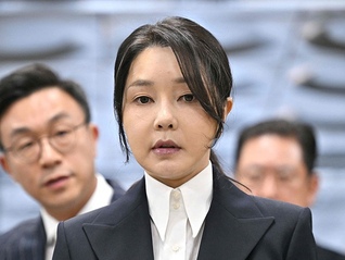 再创历史，韩国前第一夫人和前总理双双遭起诉