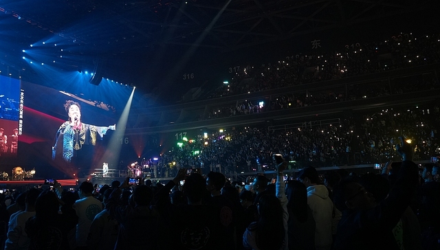 团队总监不当言论惹争议，陈奕迅方道歉：将下架争议影片