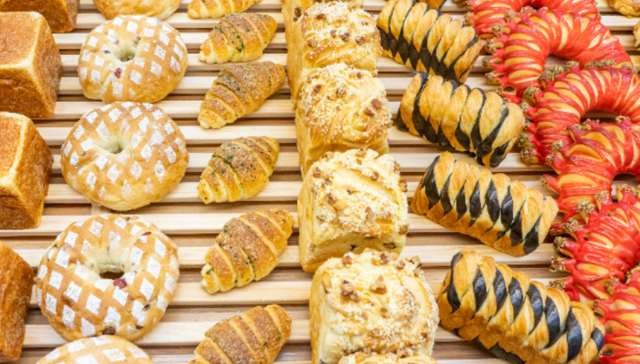 财说|同为烘焙巨头，为何立高食品与海融科技业绩冰火两重天？