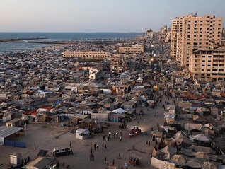 特朗普考虑加沙战后计划：美国控制10年，当地人拿5000美元搬家