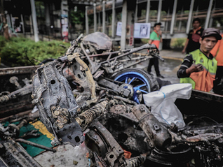 印尼政府同意削减议员福利，但示威者仍将继续抗议