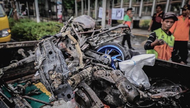 印尼政府同意削减议员福利，但示威者仍将继续抗议