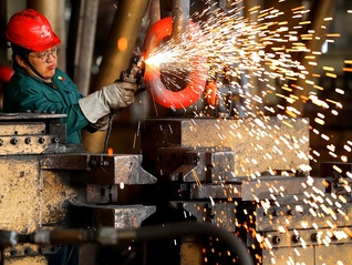 【专访】裴建锁：制造业破内卷重在创新提质、需求扩源、规则定界