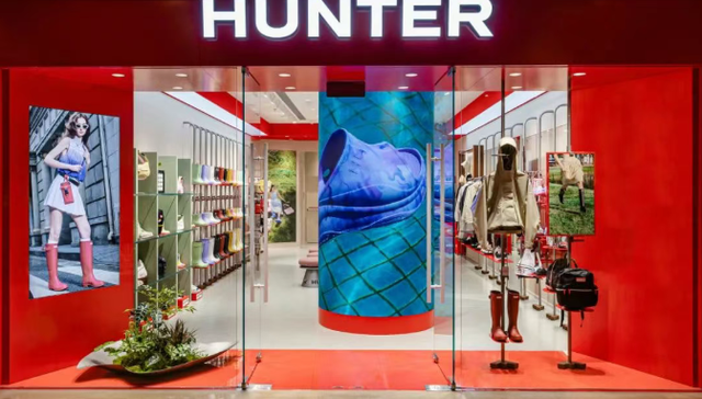 救活GAP后，宝尊电商也开始学安踏