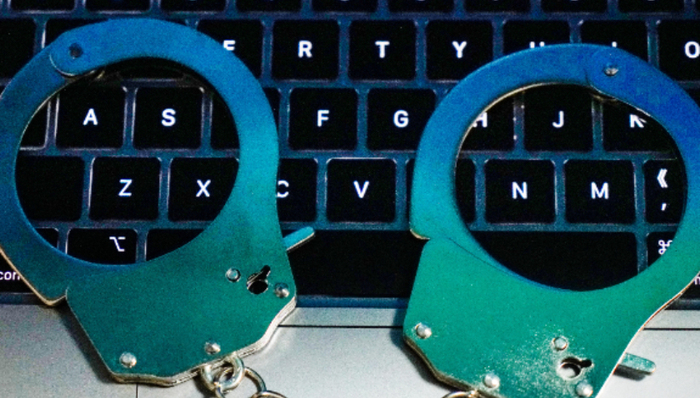 瑞银前副总监私吞客户1.3亿被判十年，受害人竟是南京卖淫团伙头目