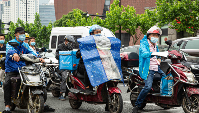 Updated e-moped rules accelerate shift toward safer, smarter models