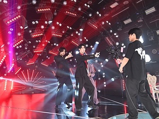 团播走红，年轻女性用户涌入直播间