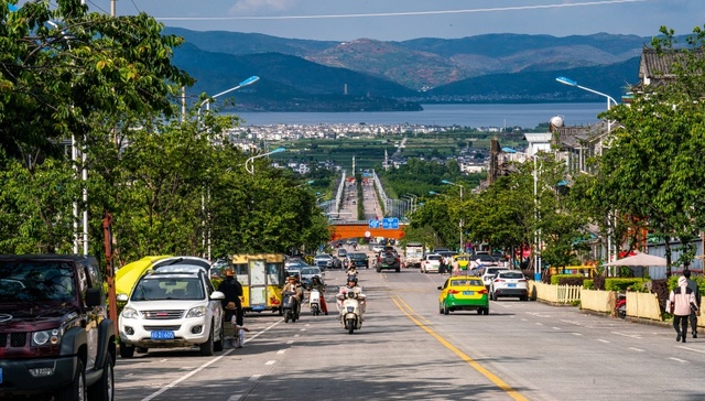 地方新闻精选 | 大理整治苍洱大道群聚路面旅拍乱象 鹤岗矿业6名被困人员全部获救