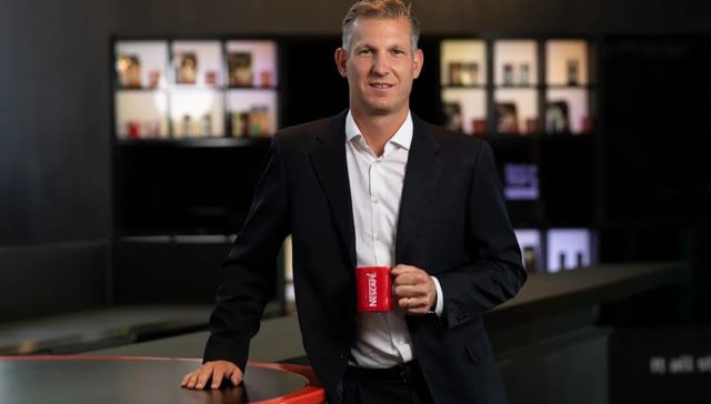 49岁掌舵雀巢，这位“少壮派”是什么来头？