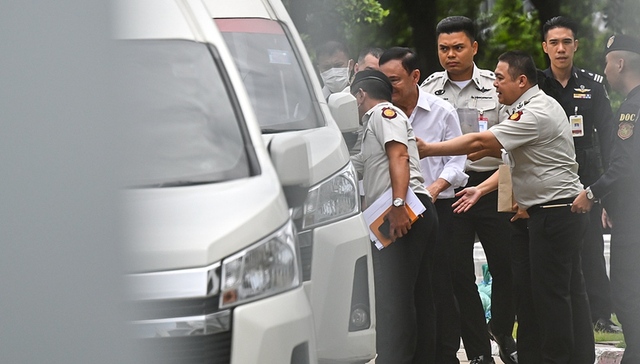 他信,泰国,总理,监狱,老师,早餐,鸡蛋,大选,佩通坦