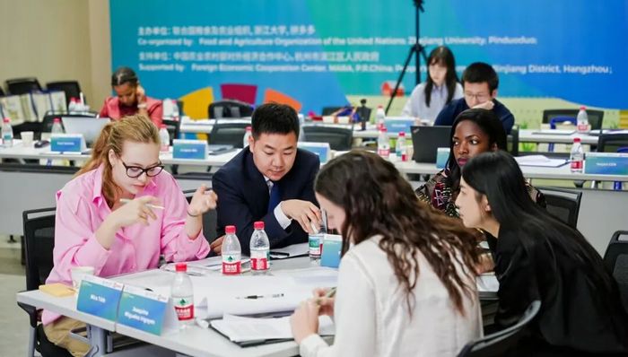 电厂 | 拼多多搭建舞台，为助农输送“新鲜血液”