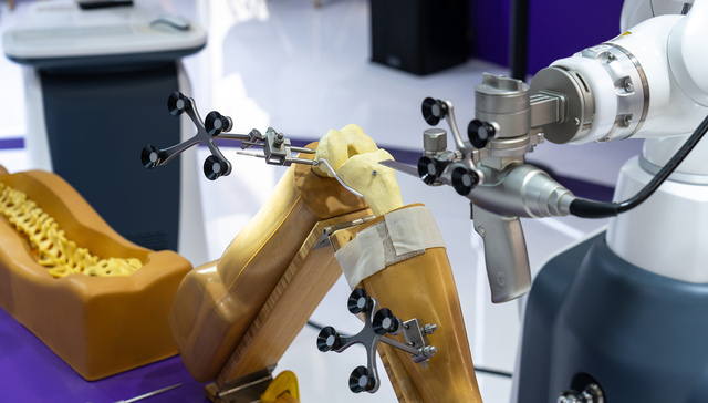 AI看似“无身体”，背后却是巨大基建和能源消耗｜圆桌