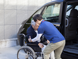 日本老龄化程度持续加深，“银发劳动力”权益受关注