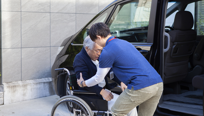 日本老龄化程度持续加深，“银发劳动力”权益受关注