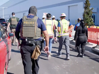 驱赶工人激怒韩国之后，特朗普称不想吓跑外国资本