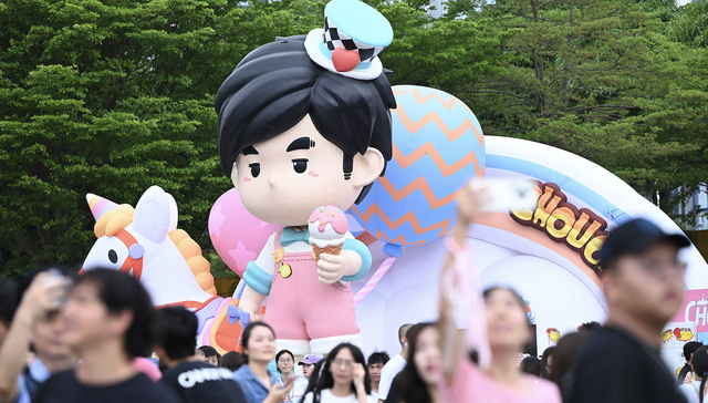 周杰伦济南演唱会一票难求，有商家出租“写字楼观景窗”，报价最高1000元