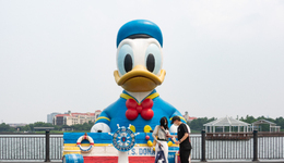 眼看万岁山狂卖6个亿，华强方特急了