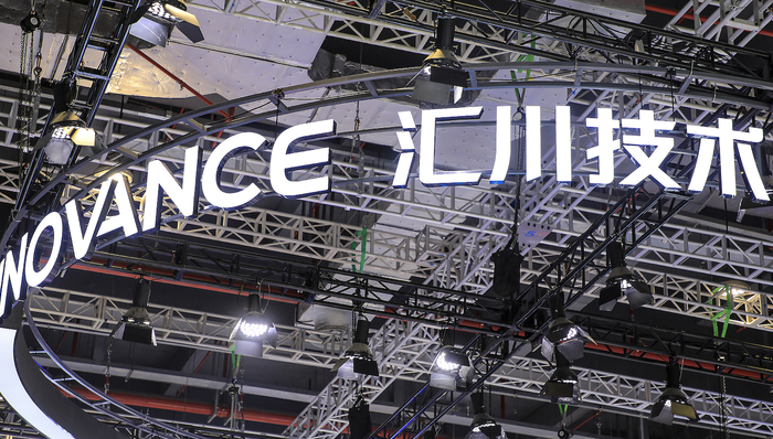 前岳阳首富再赠女儿约7.7亿元股份，累计赠与价值超14亿元