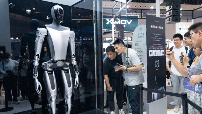 特斯拉获1万台 Optimus机器人订单？马斯克否认：假的