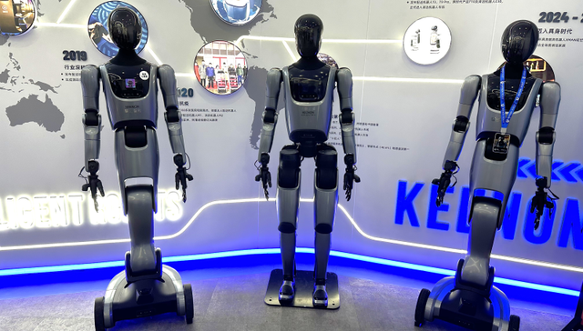 押注百亿台服务机器人目标，行业“一哥”发布自研大模型