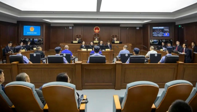 缅北徐发启犯罪集团案一审开庭，5名被告人被控涉7项罪名