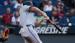 一场普通的体育比赛，为何被费尽心思“包装”？