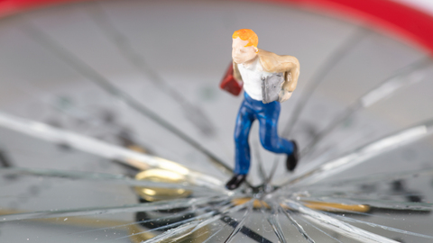 尽管时间支离破碎，身体日渐磨损，我却感到安心 | 一周新书推荐