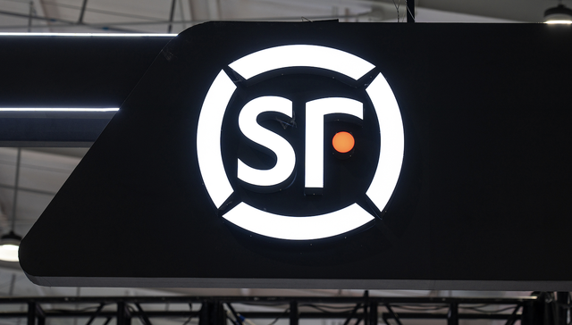 78岁顺丰控股监事拟转让700万股股份给女婿， 价值或超2.8亿