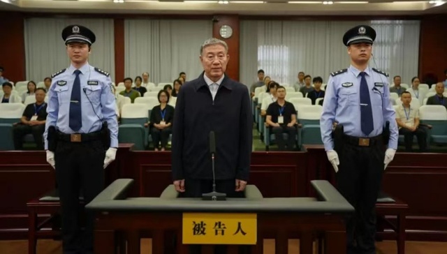 海南“虎”刘星泰搞形式主义被通报：3年内仅2次顺道调研还拍照“打卡”