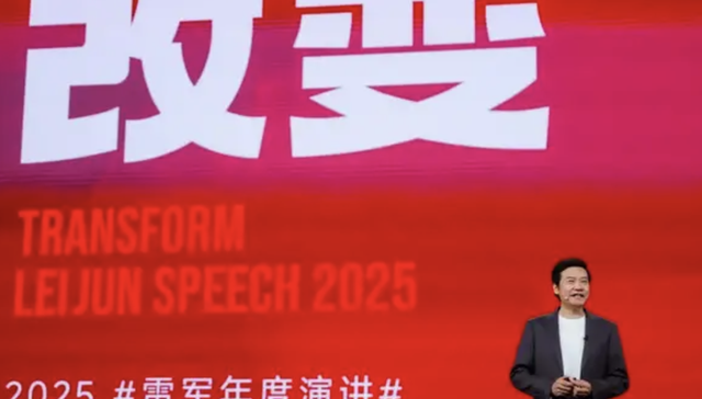 50多岁还在闯，雷军硬刚iPhone 17