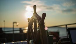 落魄巨頭等風(fēng)來：國美借勢，蘇寧守業(yè)