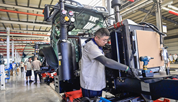 宏观政策发力叠加低基数效应，前8个月工业利润同比由负转正