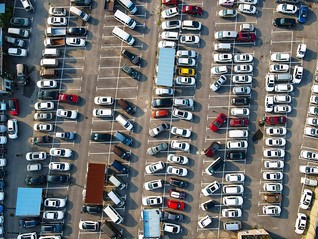 上半年超七成二手车经销商亏损，二手新能源车交易占比远低于新车