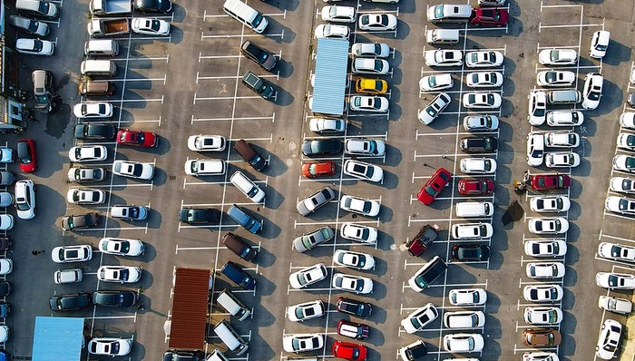 上半年超七成二手车经销商亏损，二手新能源车交易占比远低于新车