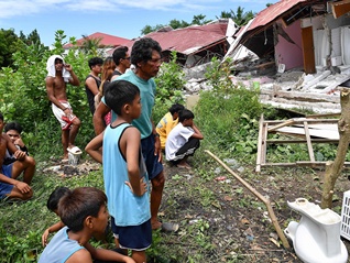 一个月内接连遭遇天灾，菲律宾已有百余人丧命