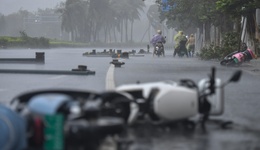 臺(tái)風(fēng)“麥德姆”攜14級(jí)大風(fēng)登陸廣東徐聞，多地發(fā)生海水倒灌