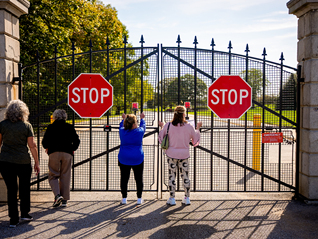 美国政府“停摆”危机持续，黄金期货涨至4000美元整数大关