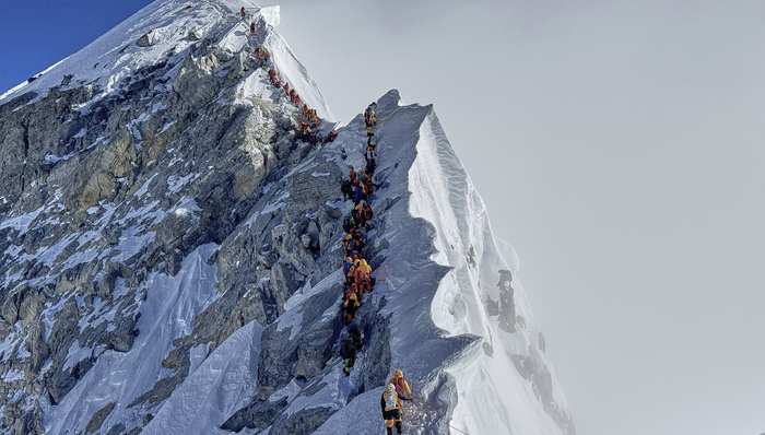 数百游客在珠峰东坡突遭暴雪背后：“世界屋脊”天气模式已发生重大变化