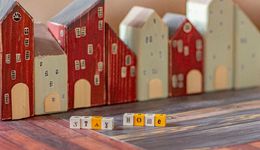 国庆不出游的年轻人们