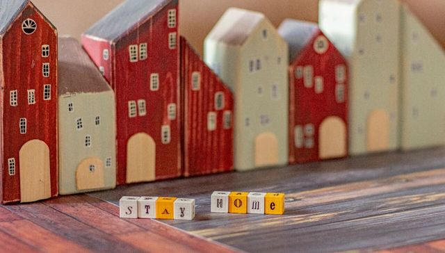 国庆不出游的年轻人们