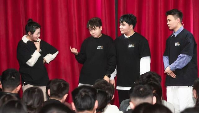 投了50万，我在小城讲脱口秀