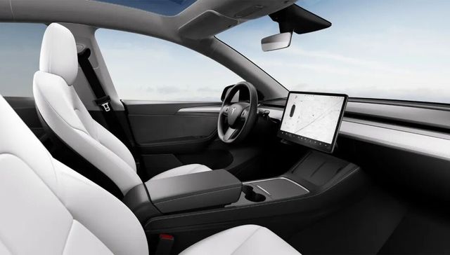 隐藏式门把手消失了，但车企的炫技焦虑还在