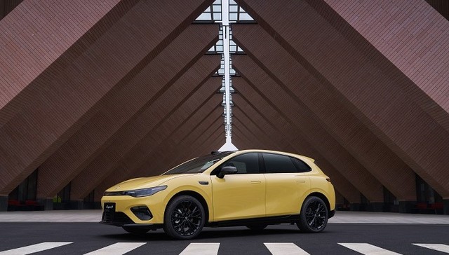 一周新车盘点 | 零跑Lafa5国内首发 新款极氪001正式上市