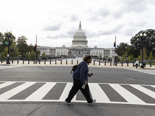 “情况越来越严重”！美国政府停摆开始影响民众生活