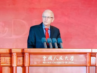 【专访】波兰前副总理科勒德克：美国遏制中国的行动终将失败