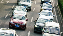 公安部：11月1日起國(guó)產(chǎn)小客車新車上牌不用再跑車管所