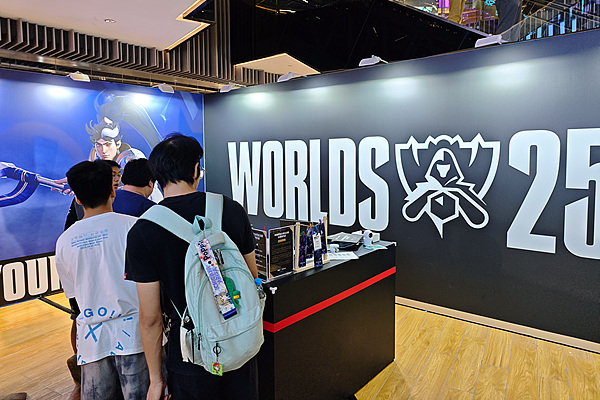 2025英雄联盟全球总决赛开启，多家院线将直播赛事