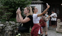 政策红利持续释放，前三季度免签入境外国人同比增长近五成