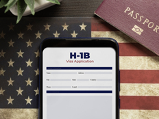 H-1B漫天要价，美国商会把特朗普政府告了